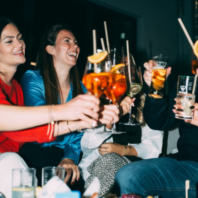 Topgolf Sportsbar mit Megascreen